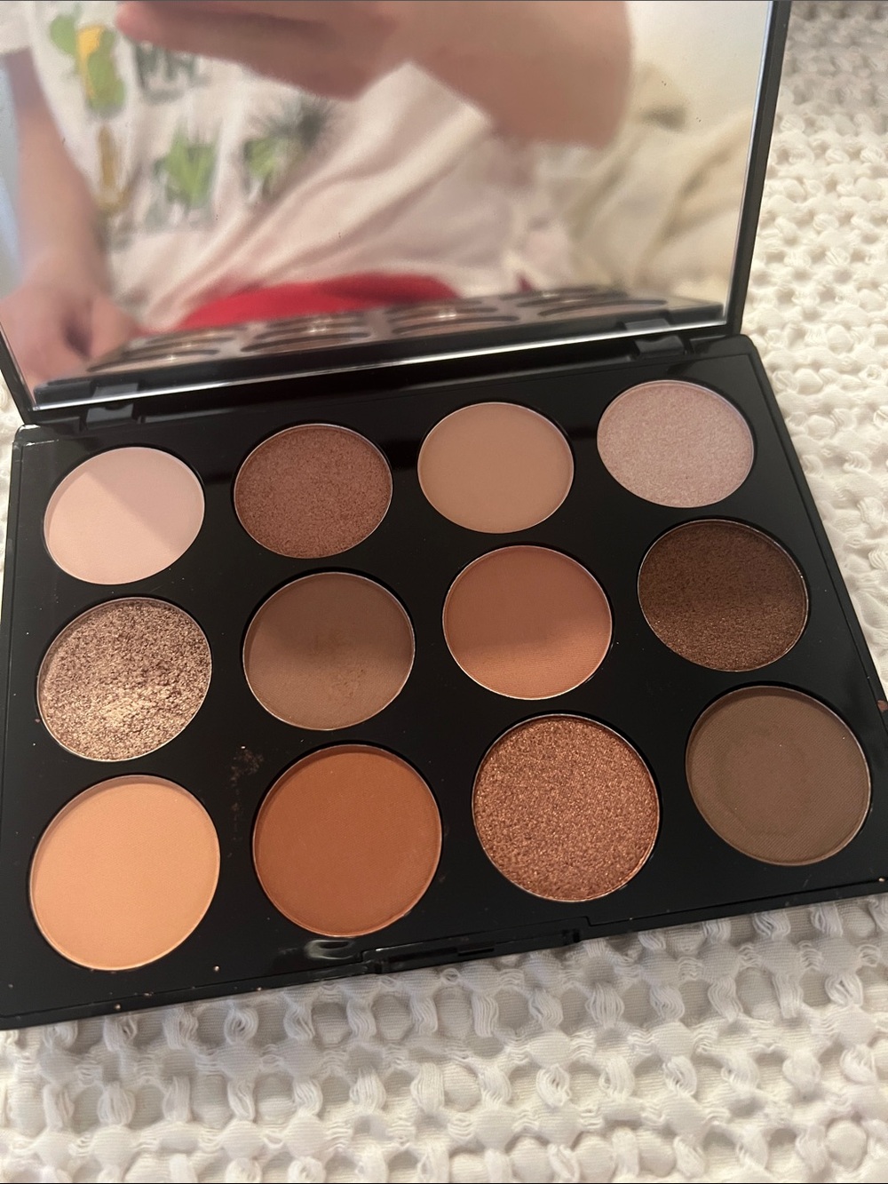 Laura Geller 12 Pallet Eyeshadows Like New